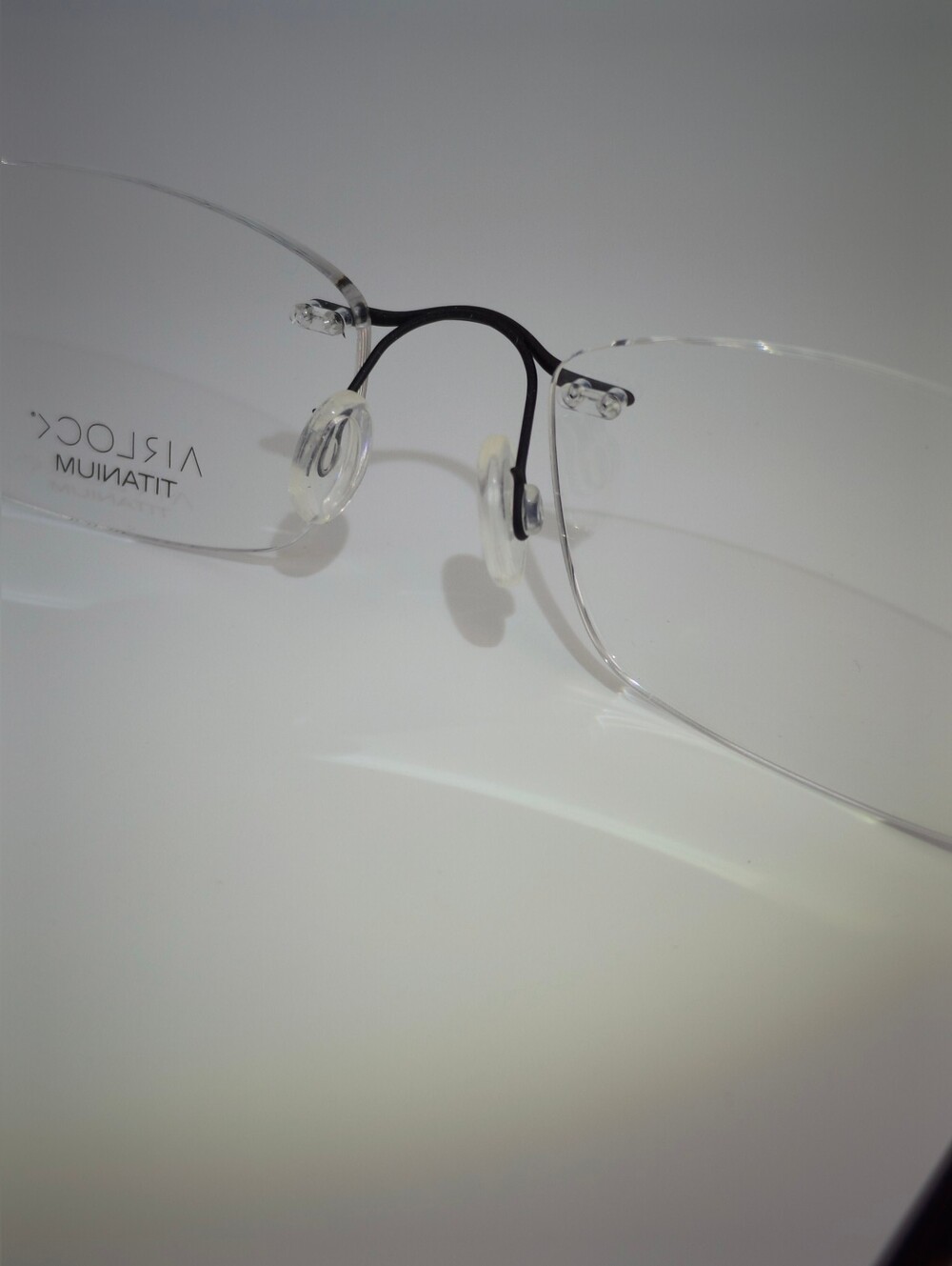 Airlock Titanium. Rimless Compression Mount. Patterns Mounting Bushing Inc. - Picture 7 of 14